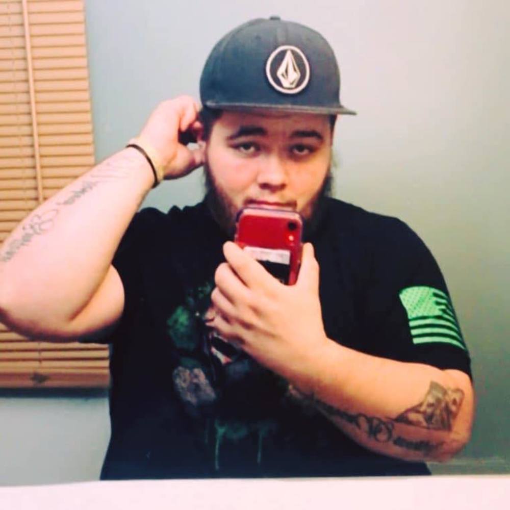 Meet your Posher, Levi